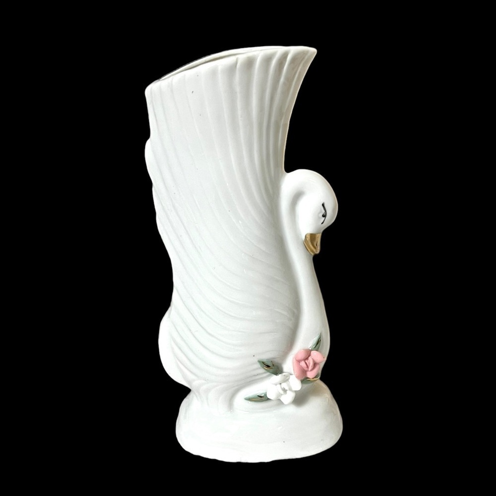 Vintage Swan Bud Vase With Flowers White/Pink